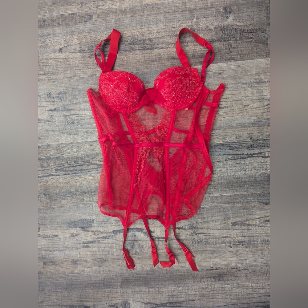 Victoria's Secret NWOT bustier-corset style lingerie with push up bra